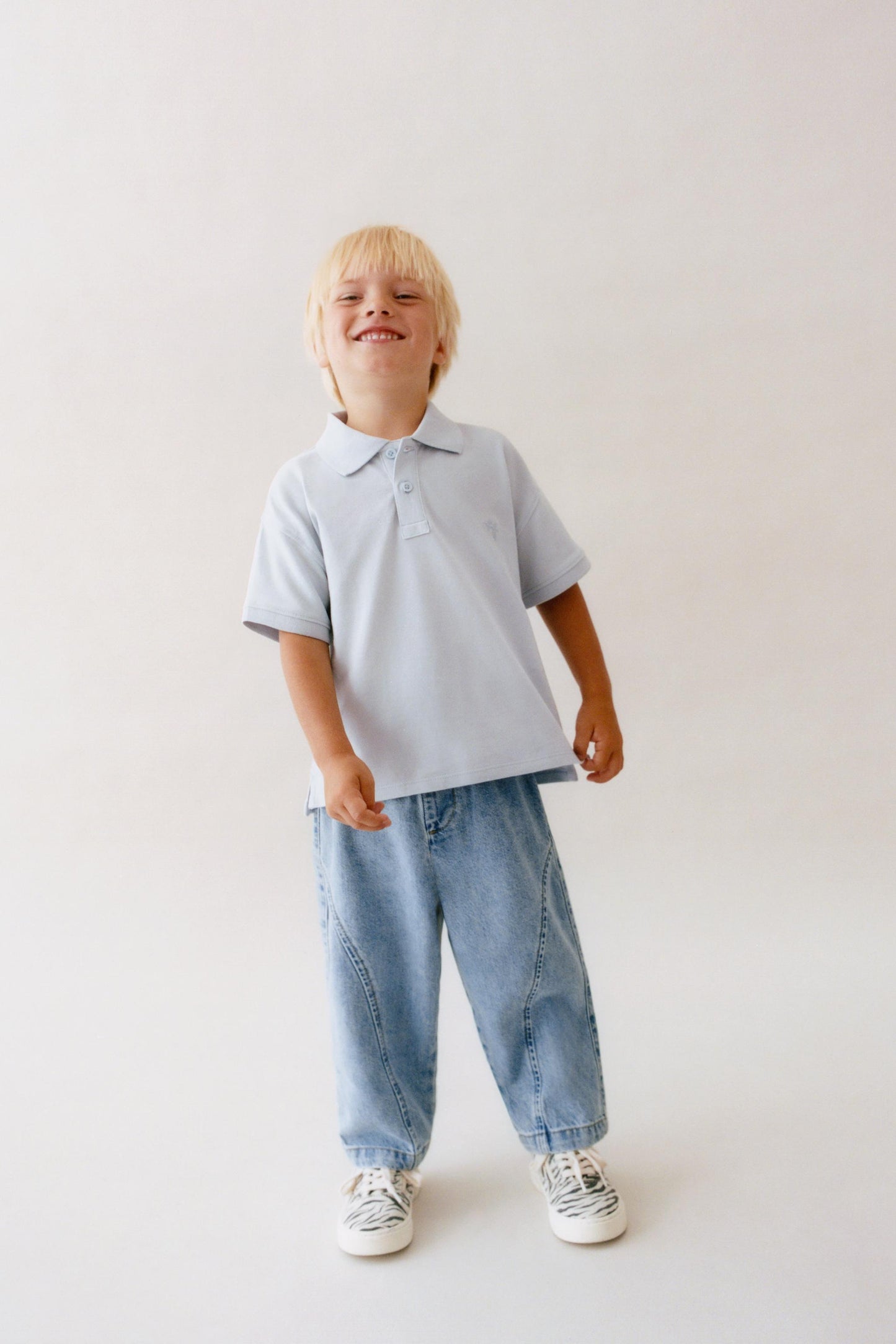 STITCHED BAGGY JEANS