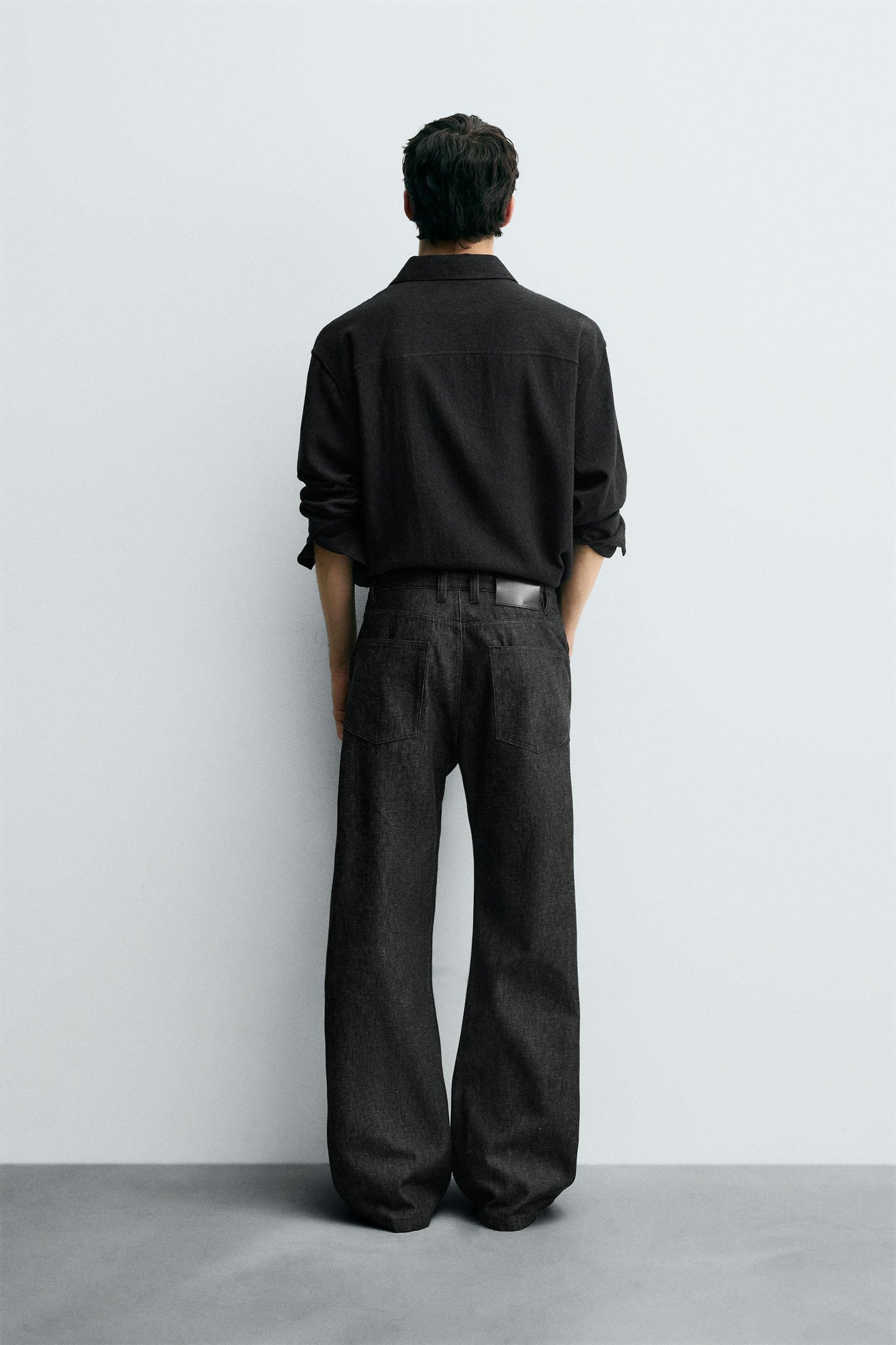 RELAXED FLARE FIT JEANS