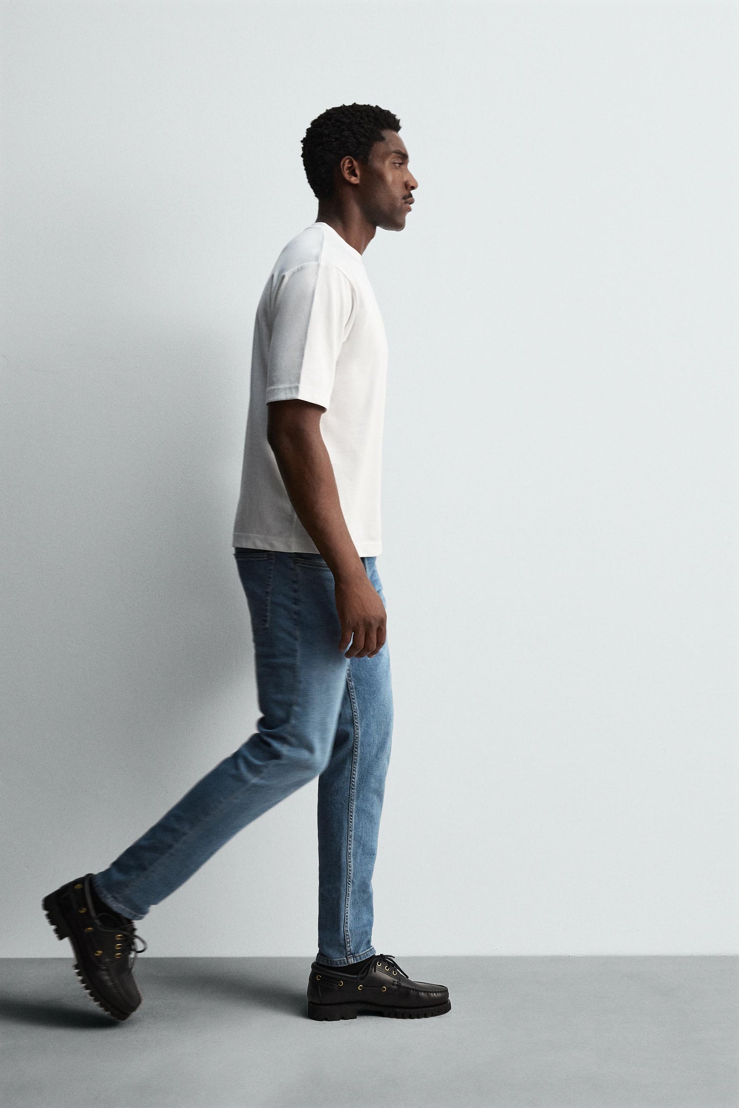 SLIM FIT JEANS