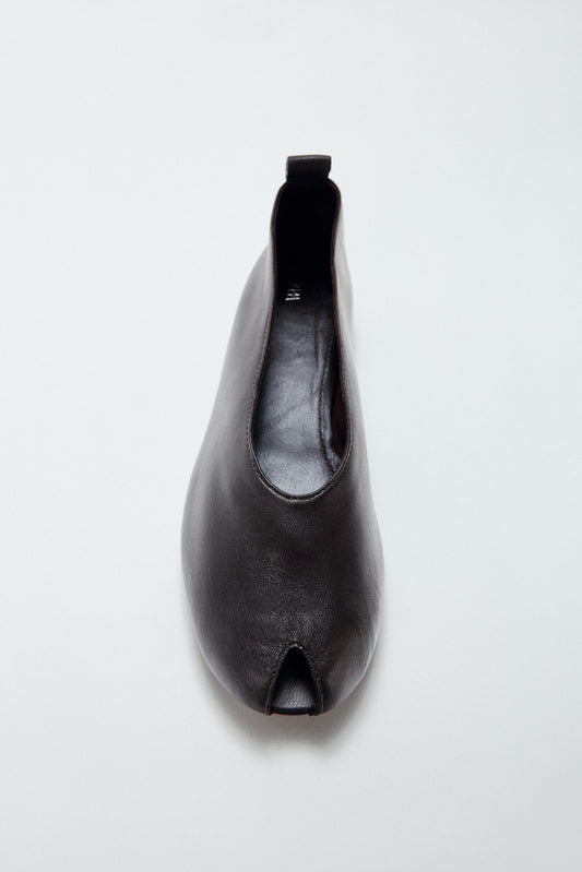 LEATHER BALLET FLATS WITH OPENING