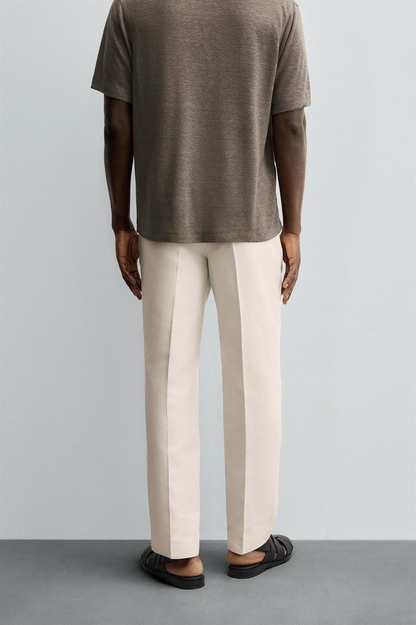 REGULAR FIT PLEATED PANTS