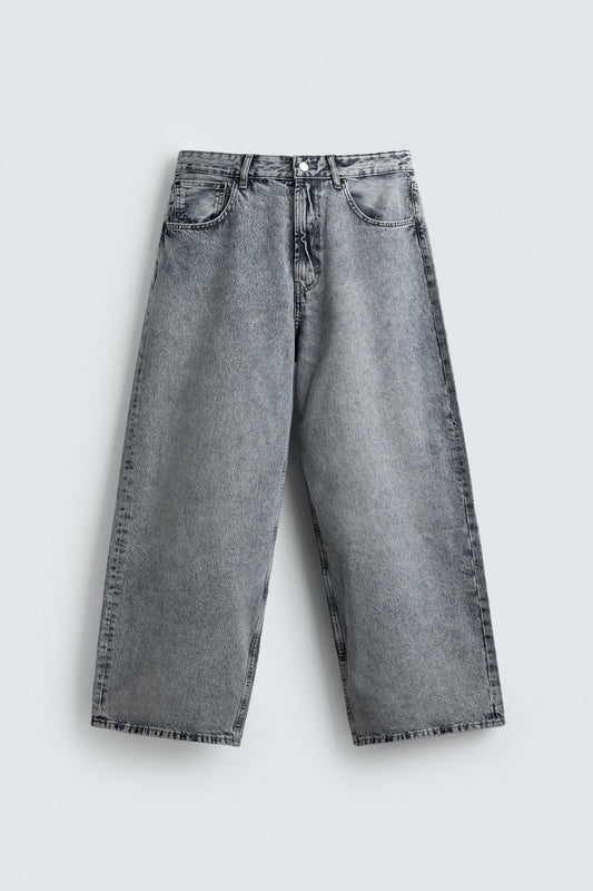 WIDE BAGGY FIT JEANS
