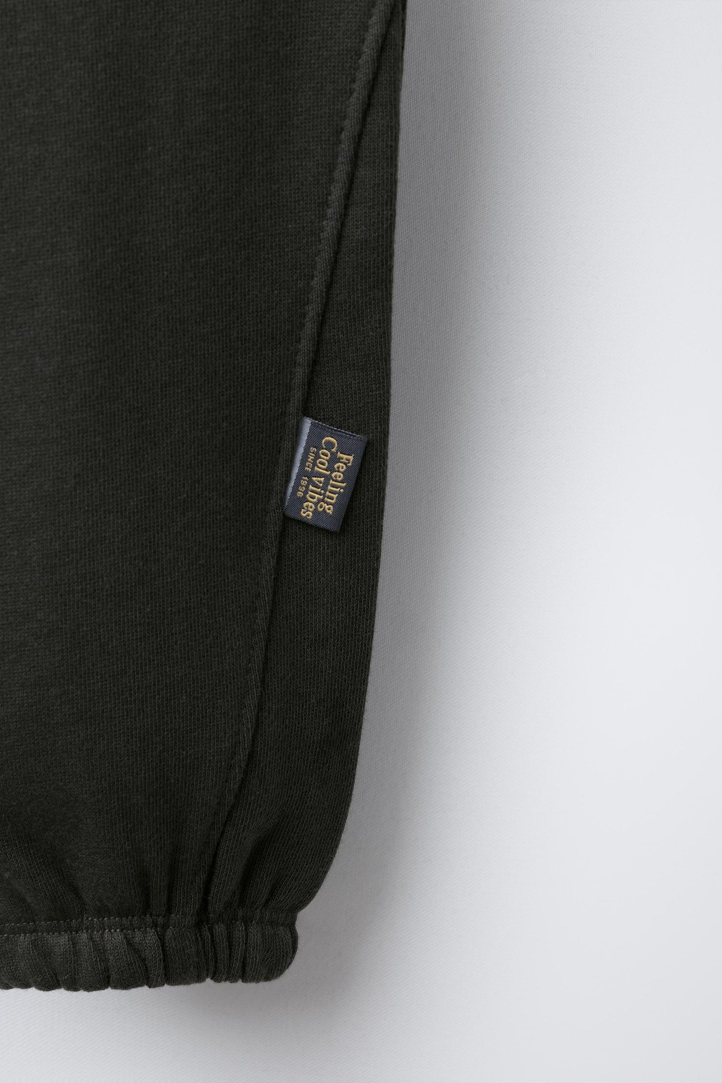 LABEL JOGGER PANTS