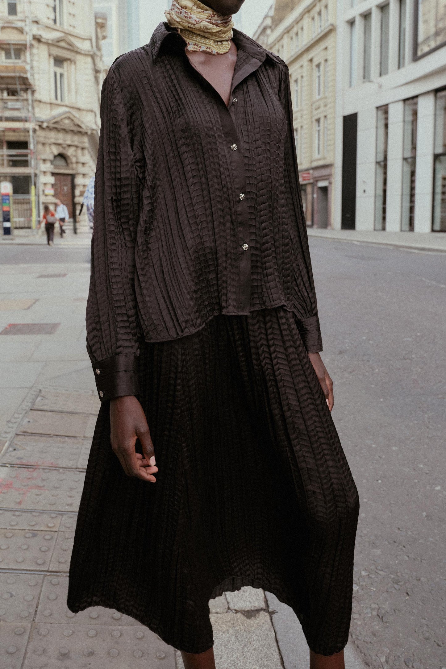 WRINKLED EFFECT SATIN SKIRT