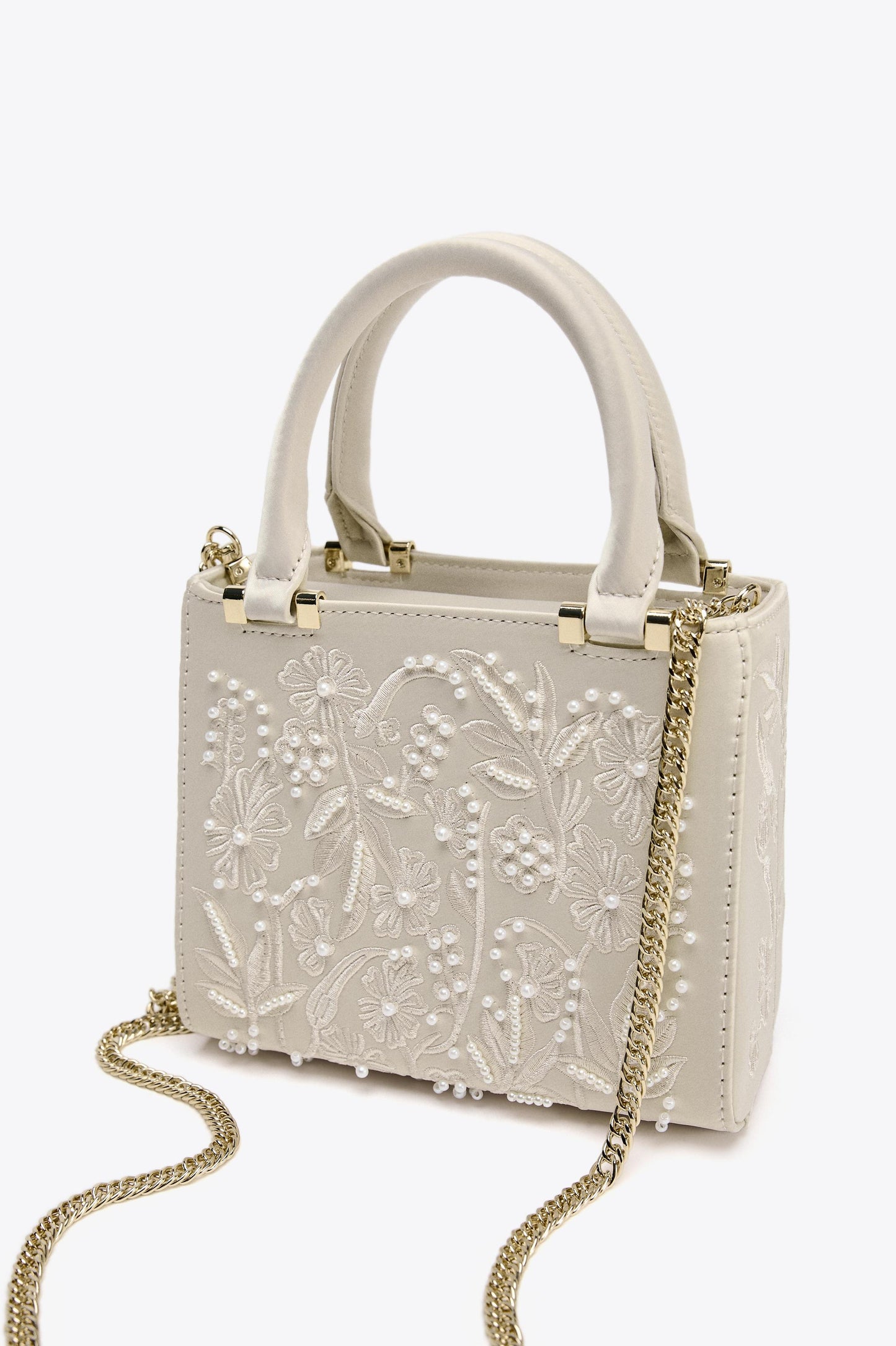 SATIN EFFECT PEARL BAG