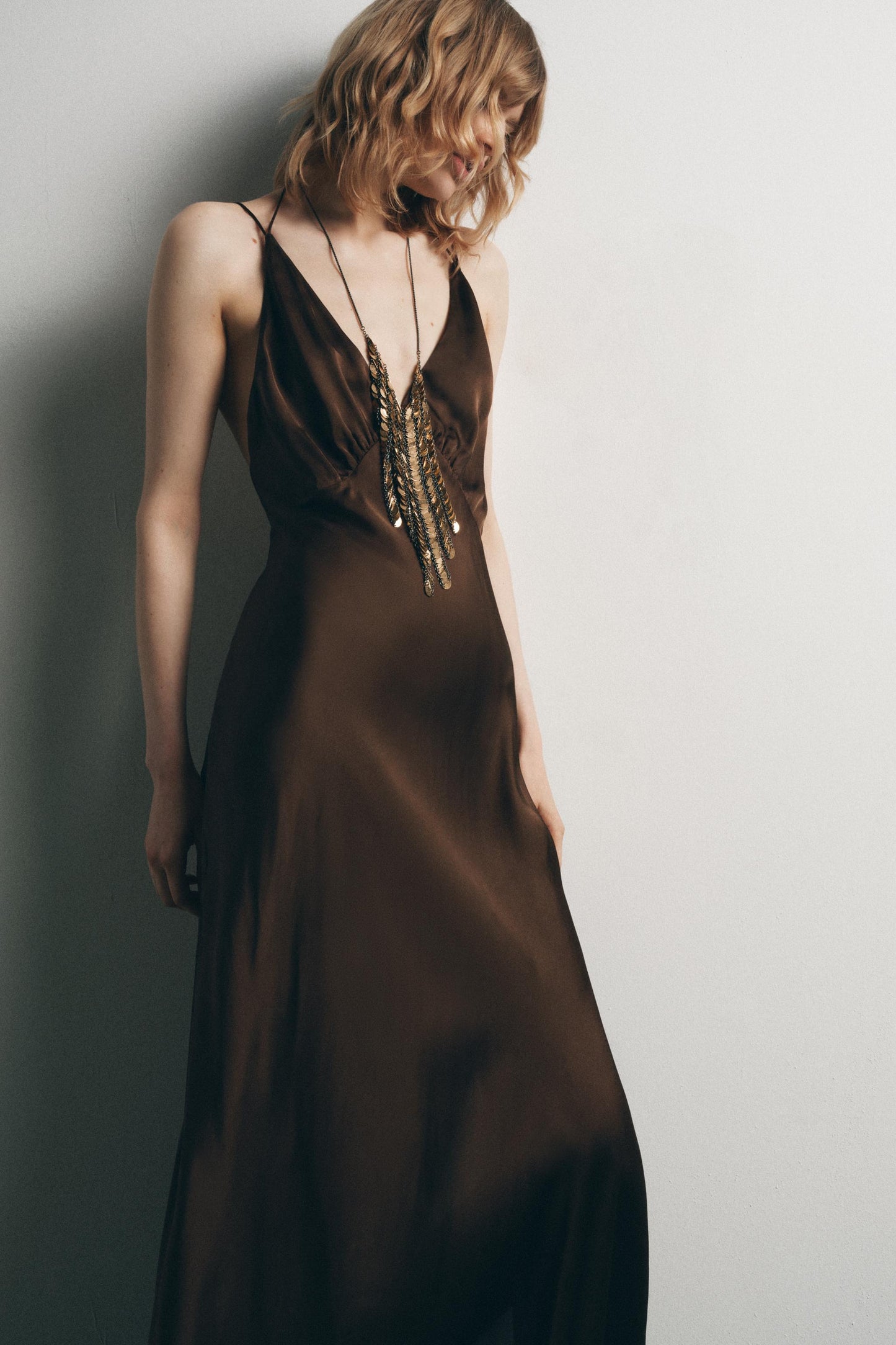 BACKLESS SATIN EFFECT DRESS