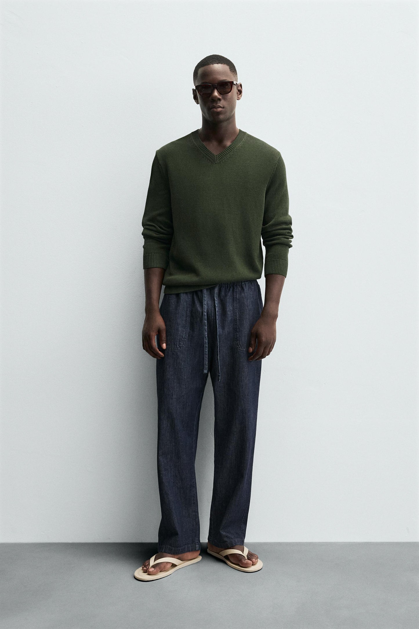 COTTON V-NECK SWEATER