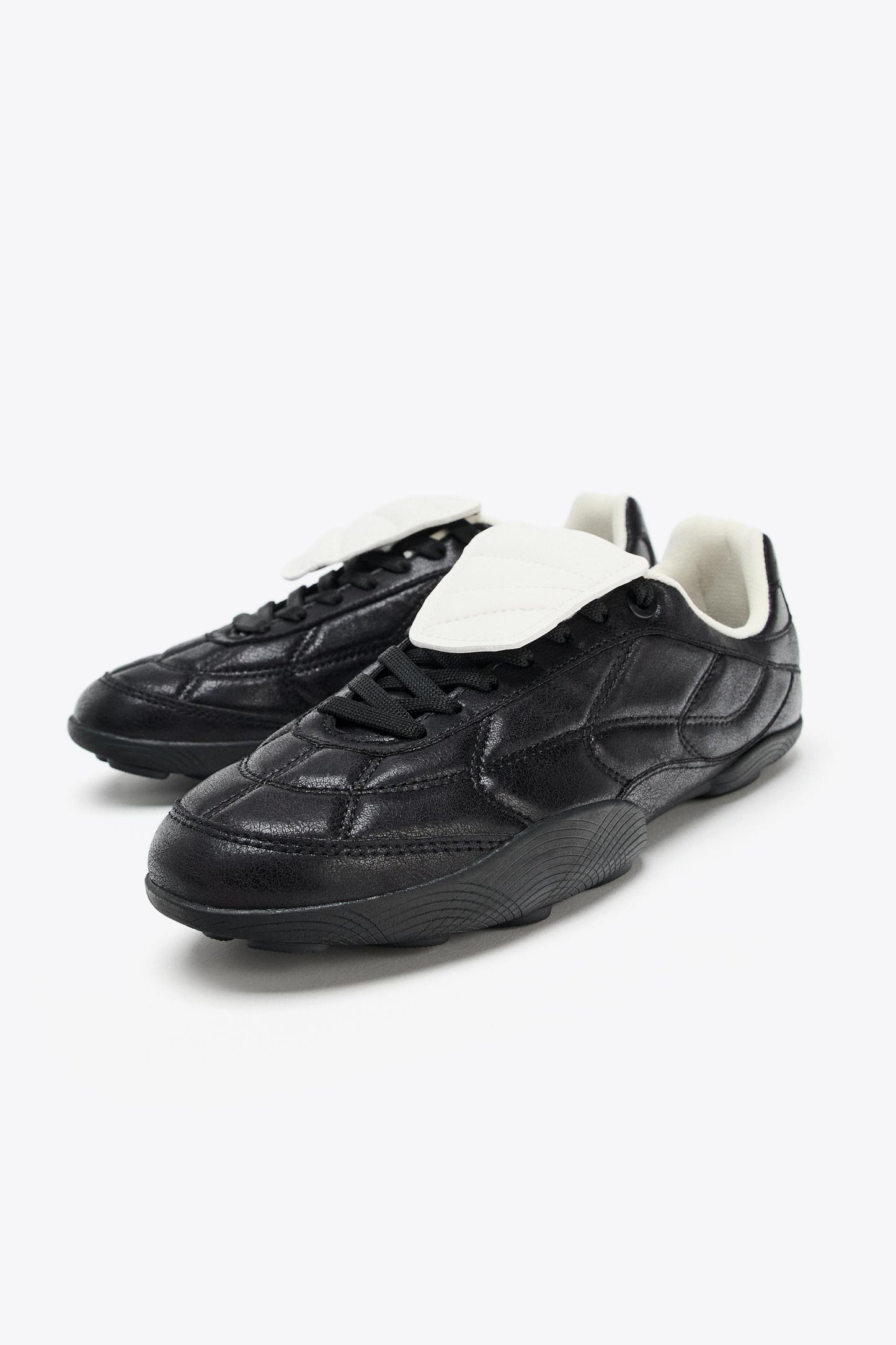 RUNNING SNEAKERS