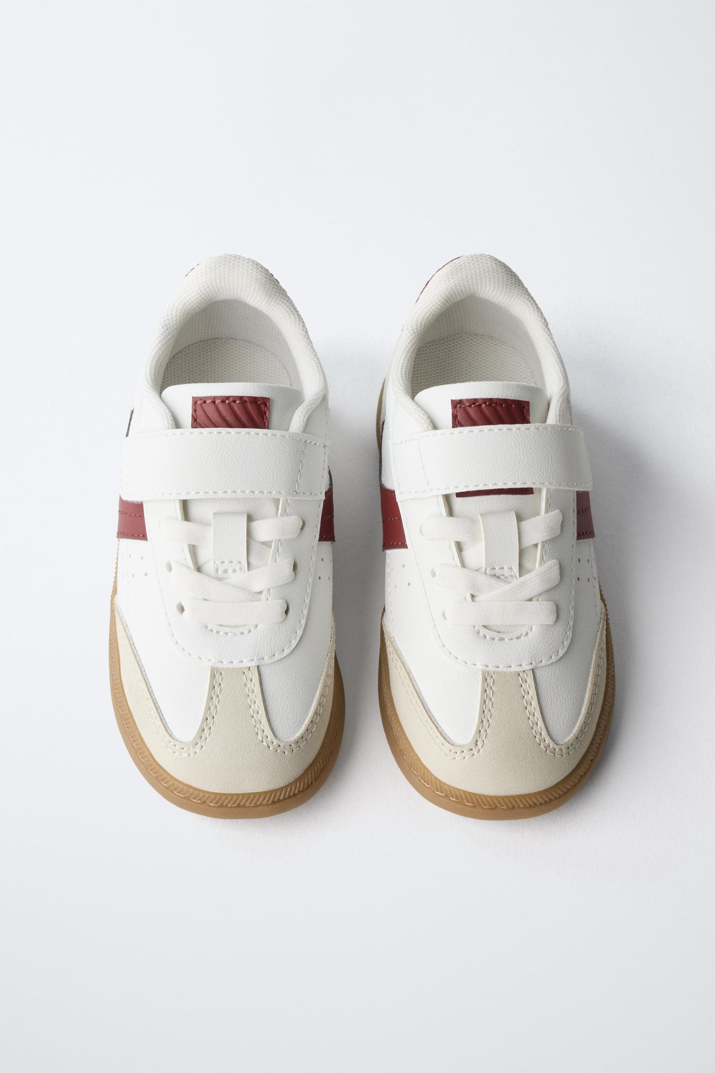 RETRO SNEAKERS