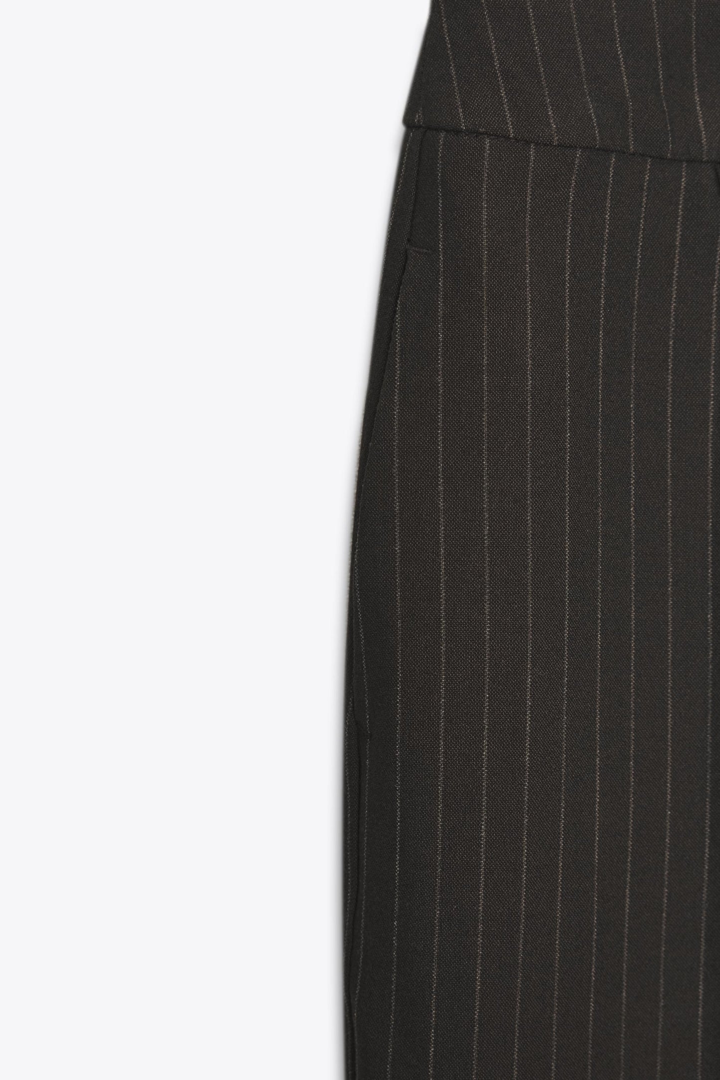 PLEATED TAPERED PANTS