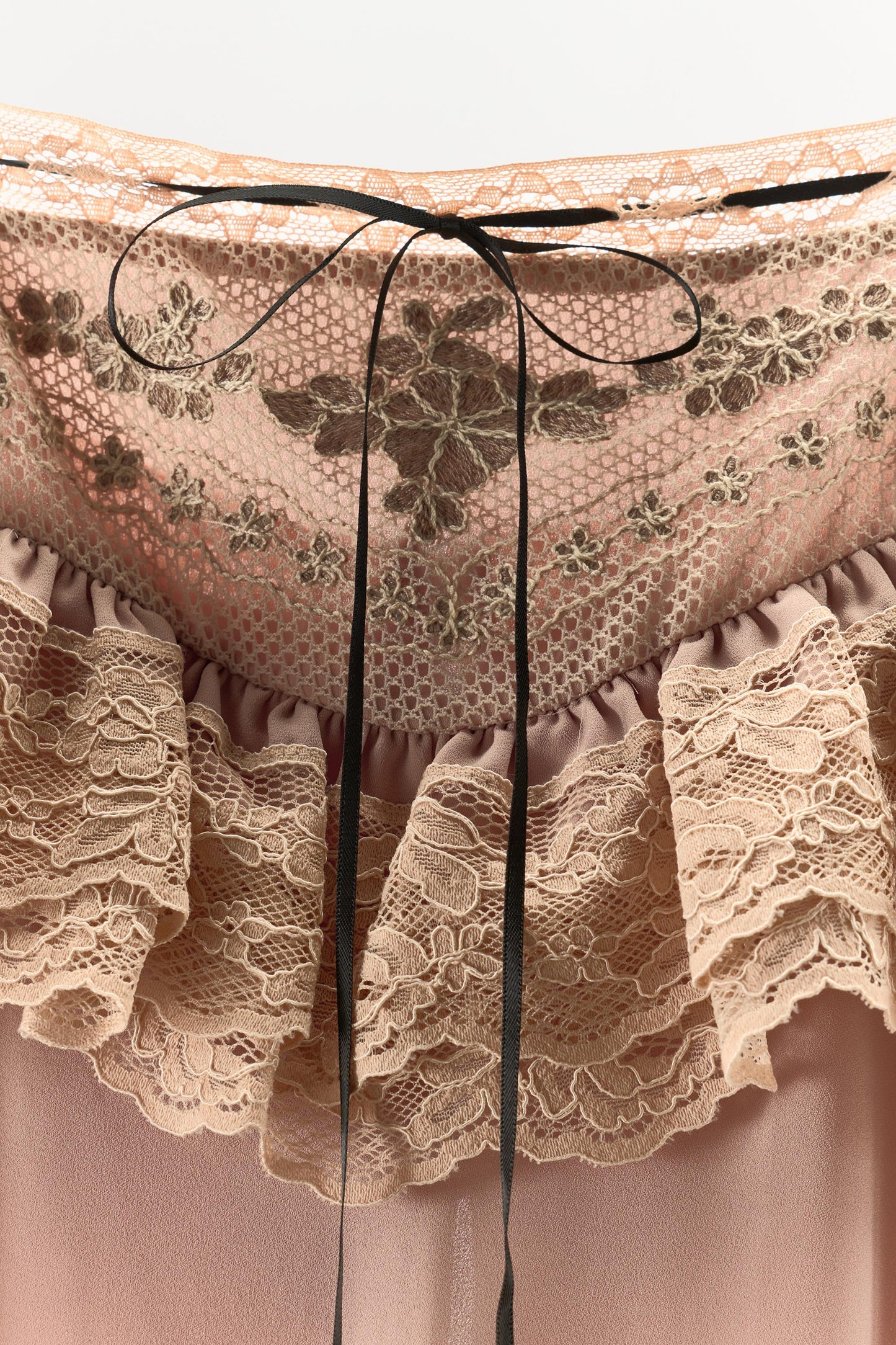 EMBROIDERED DRESS WITH CONTRAST BOW
