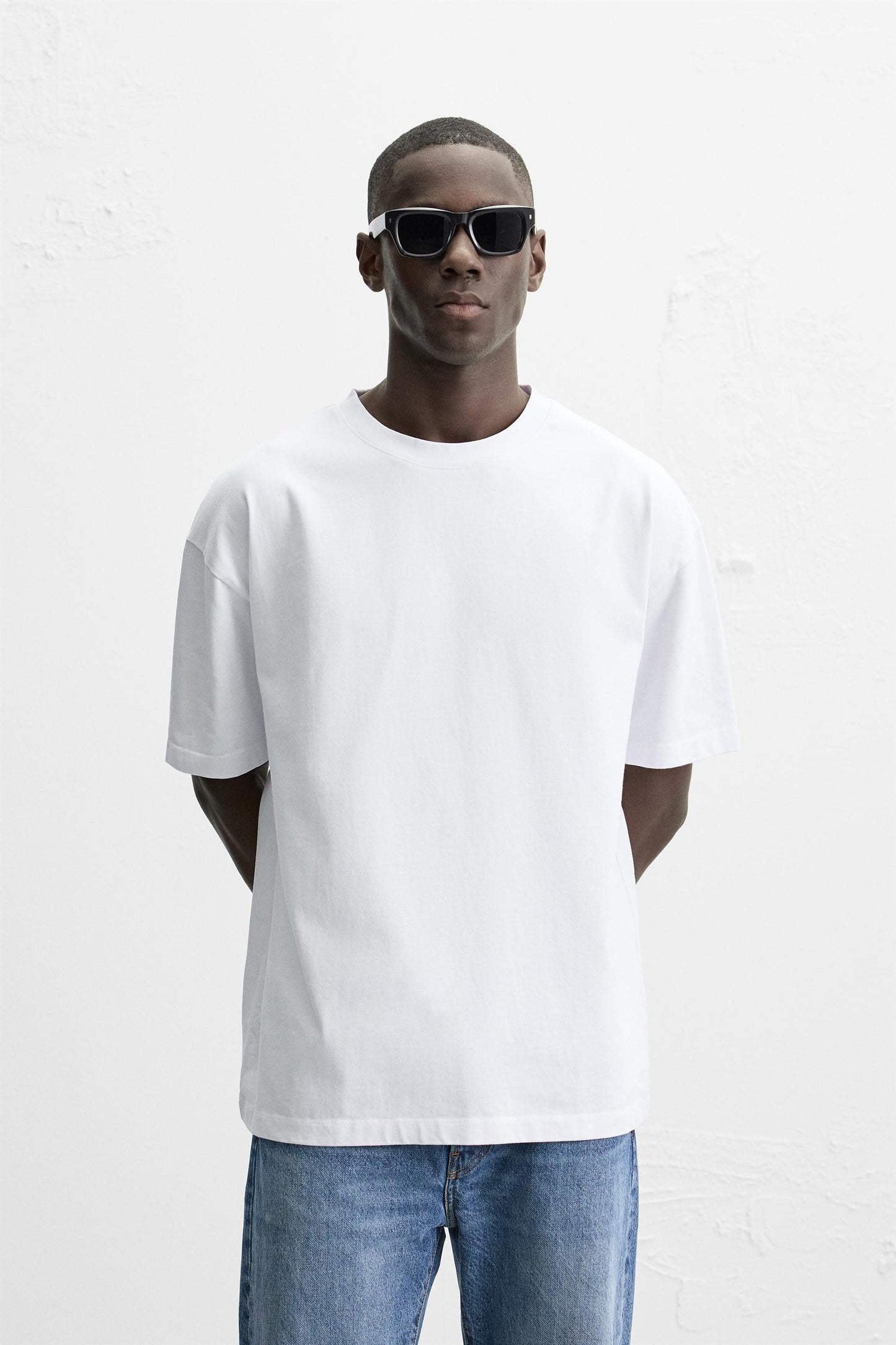 BASIC HEAVYWEIGHT T-SHIRT