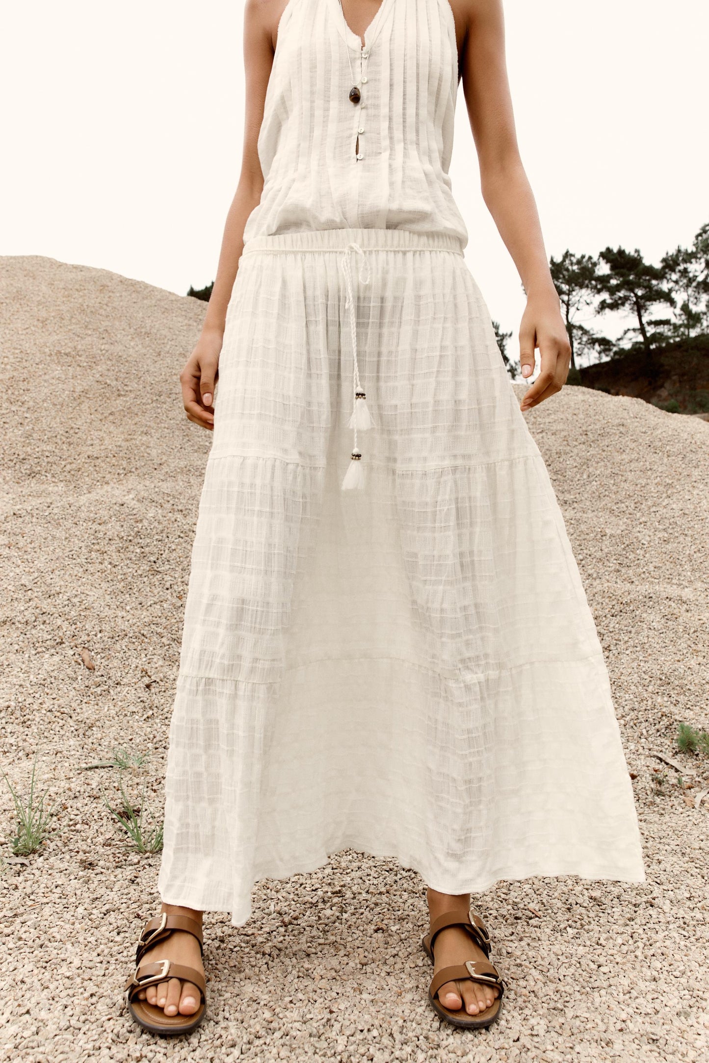 RUSTIC TIERED SKIRT