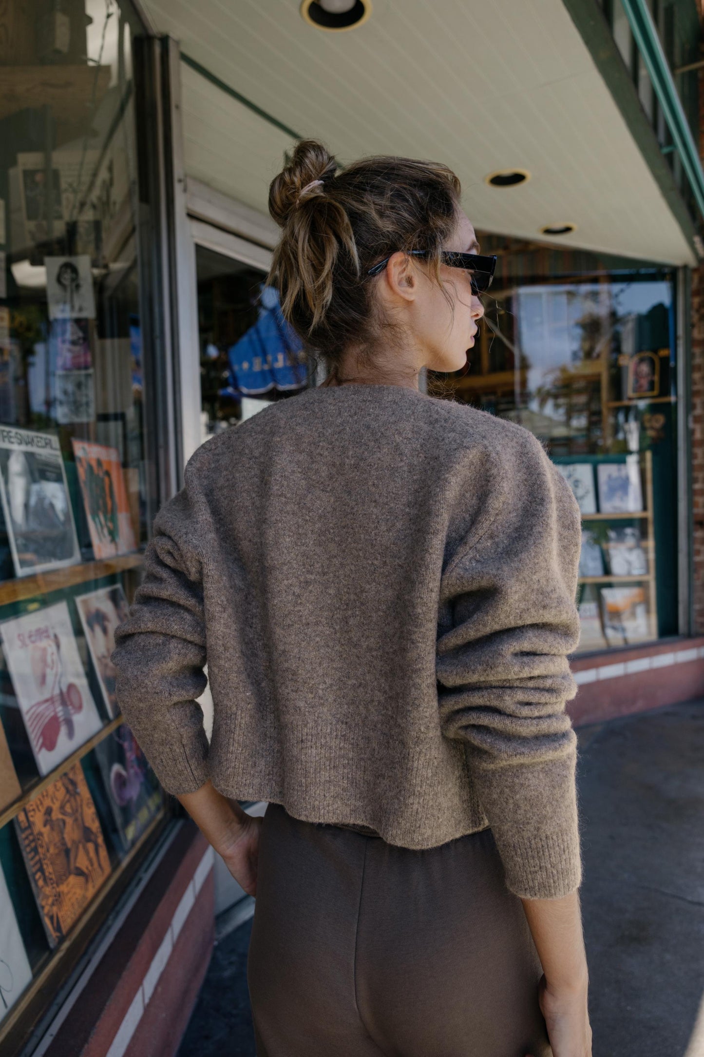 BUTTON CARDIGAN