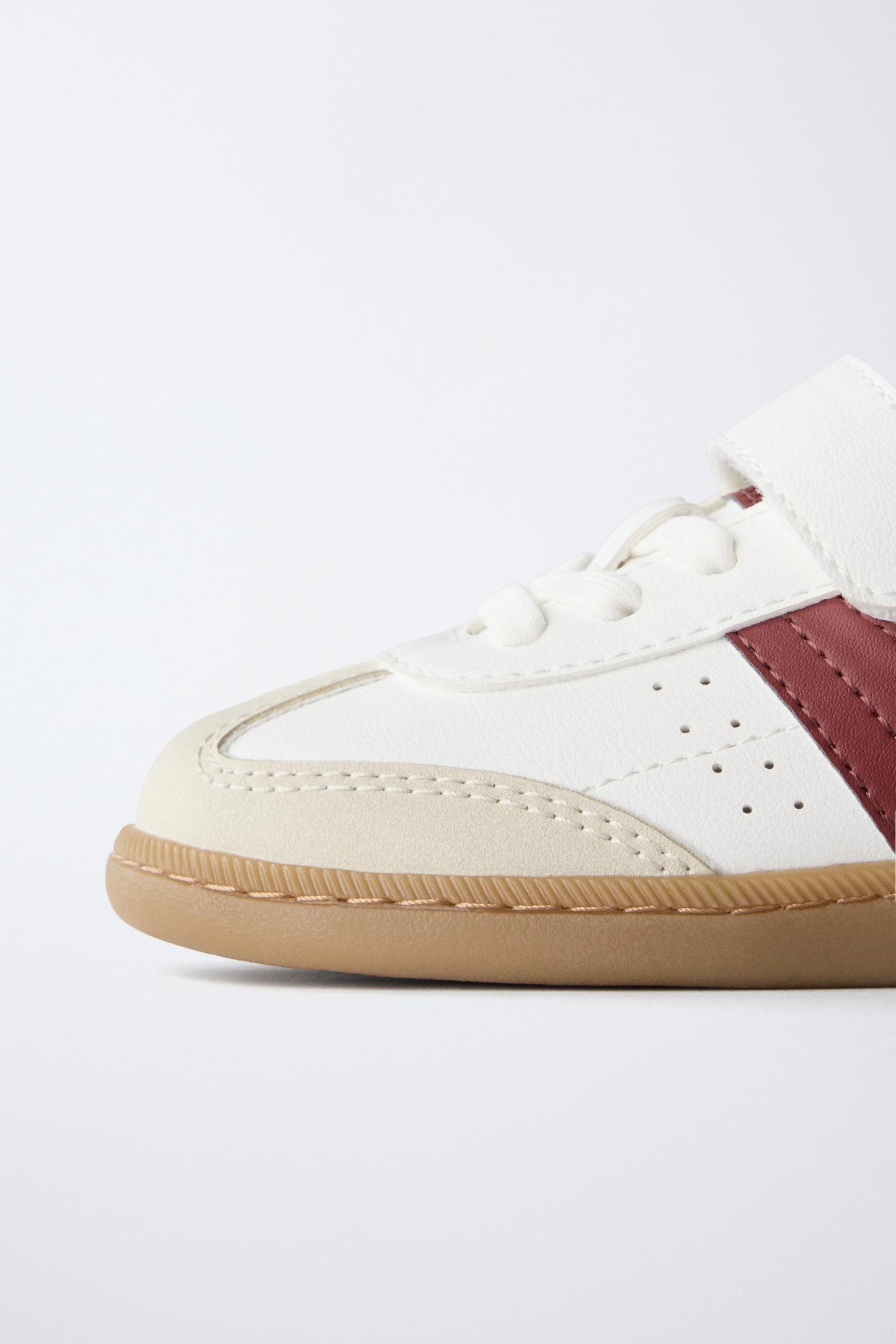 RETRO SNEAKERS