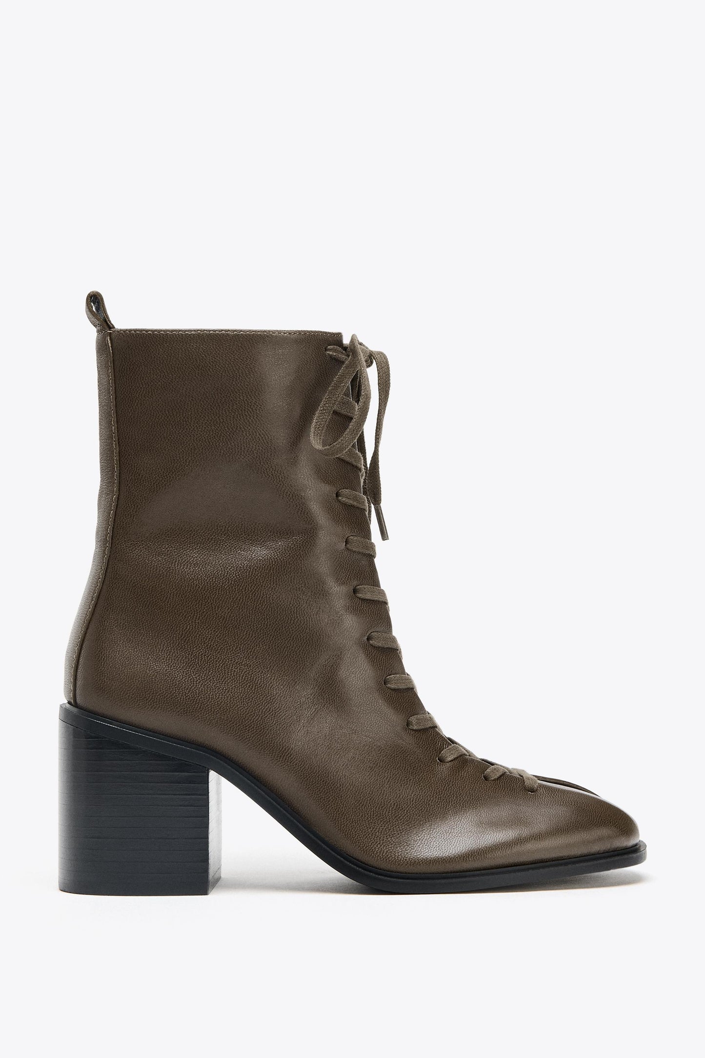 LACED LEATHER ANKLE BOOTS