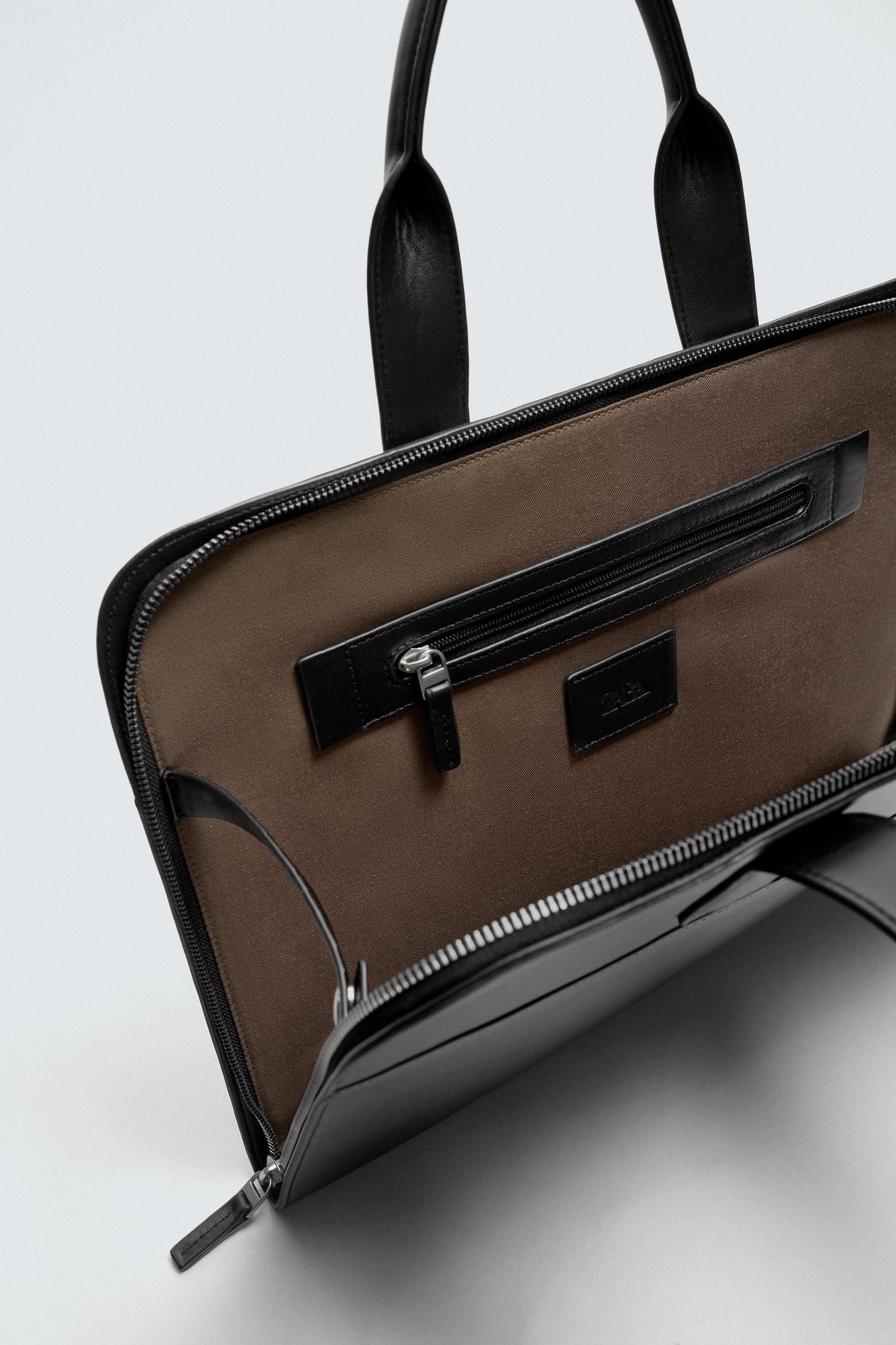 SMOOTH BRIEFCASE