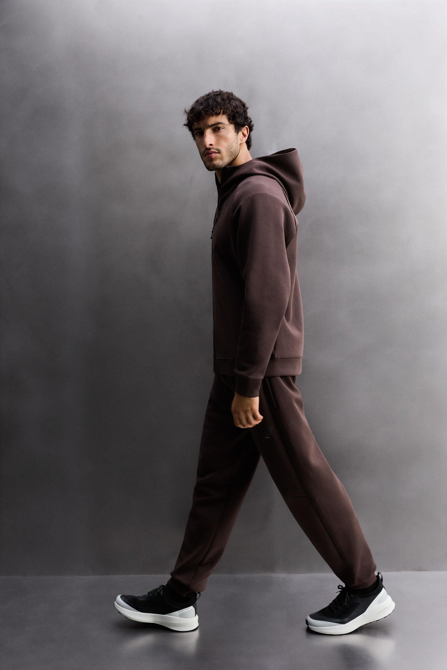 TECHNICAL ZIPPER PANTS