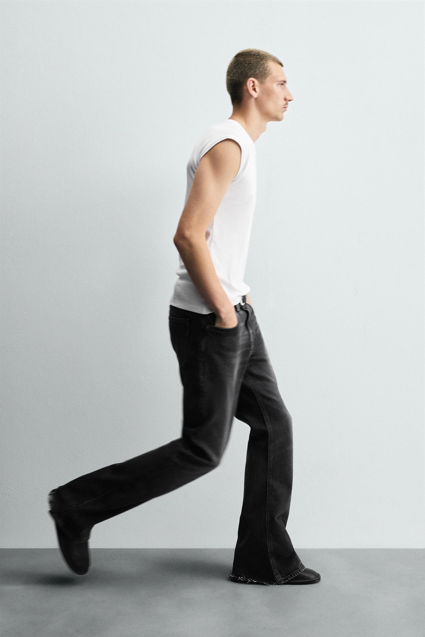 FLARE FIT JEANS