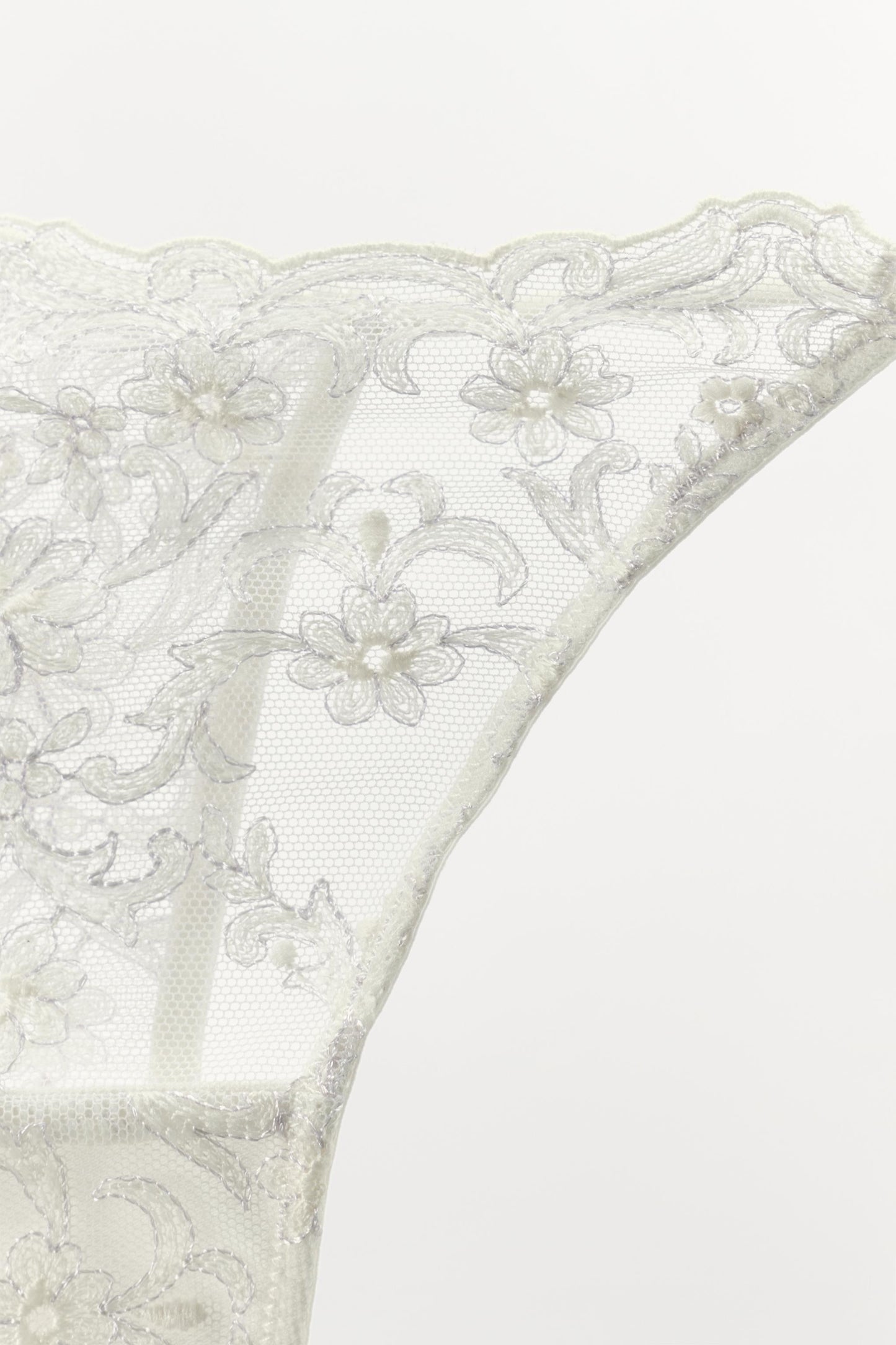 EMBROIDERED LACE THONG