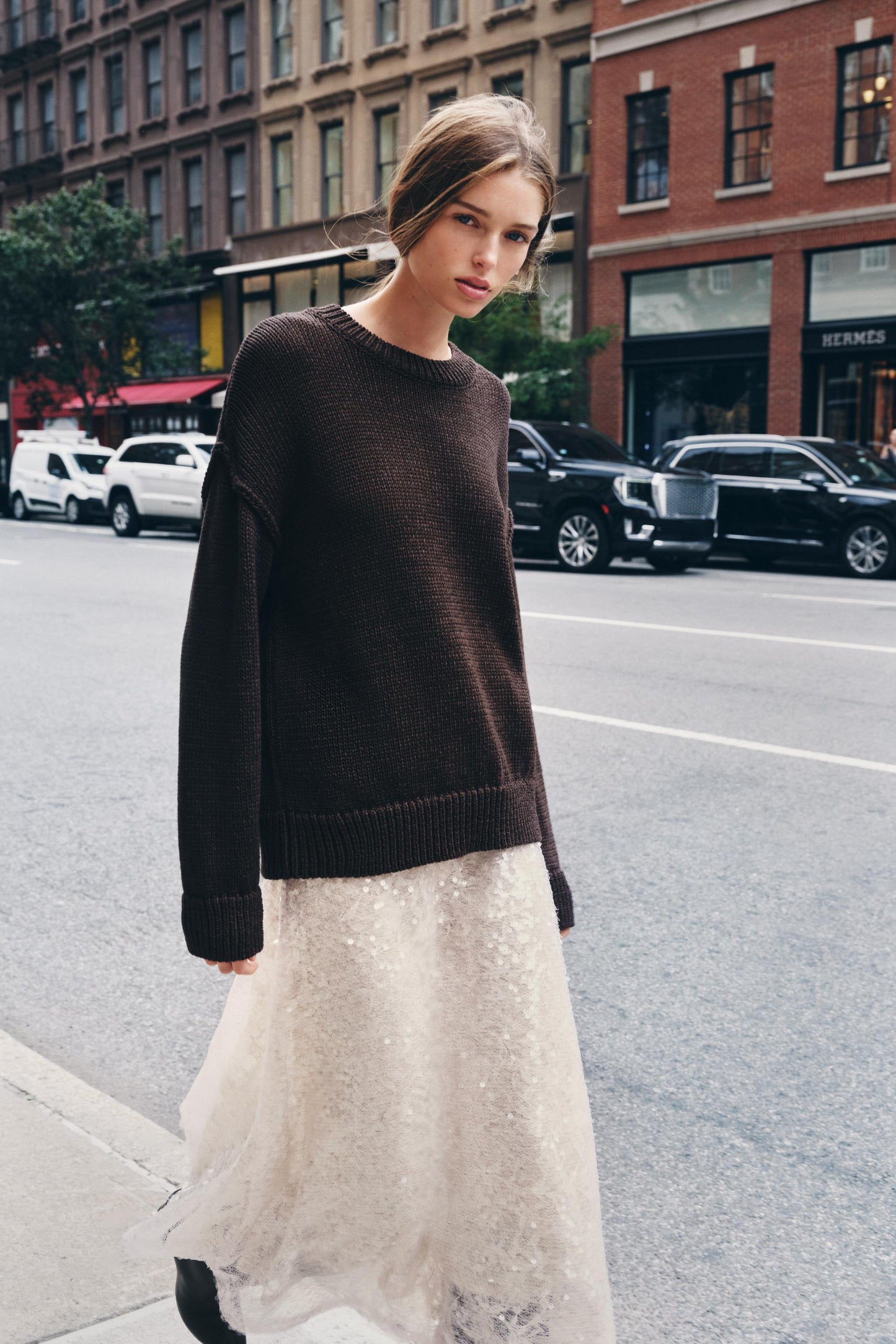 BASIC KNIT SWEATER