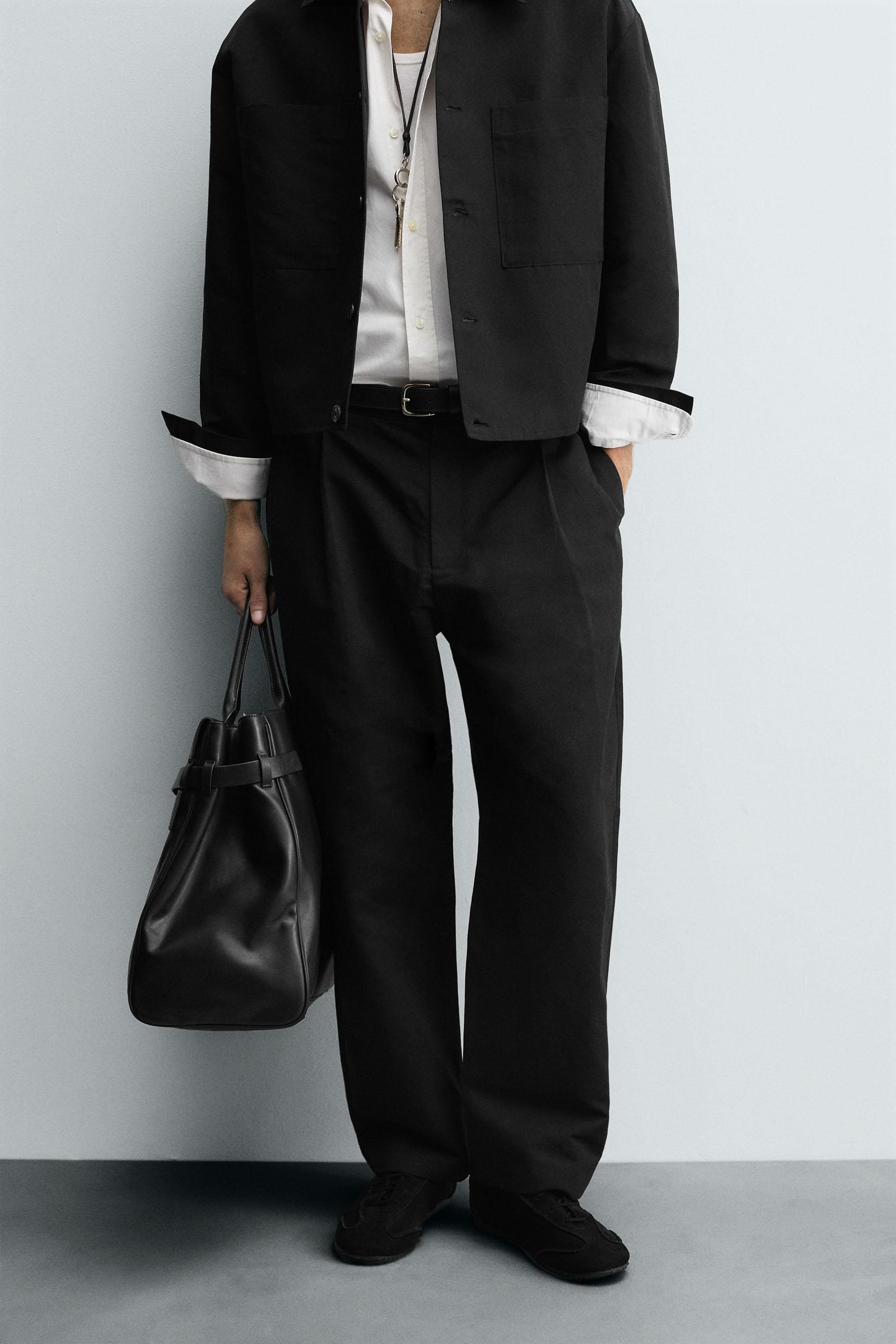 RELAXED FIT PLEATED PANTS