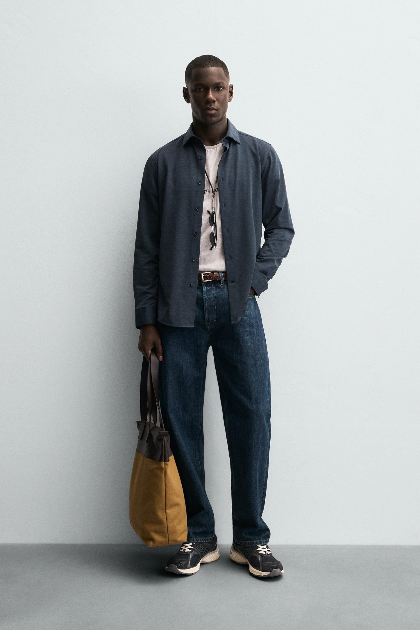 REGULAR FIT SHIRT