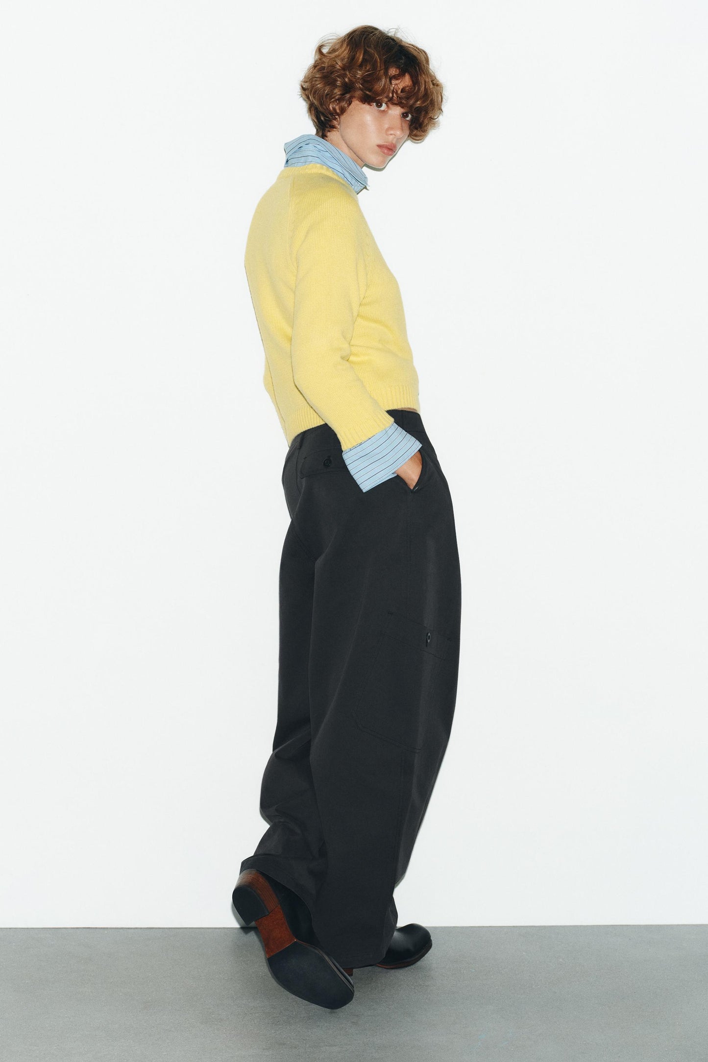BASIC KNIT SWEATER