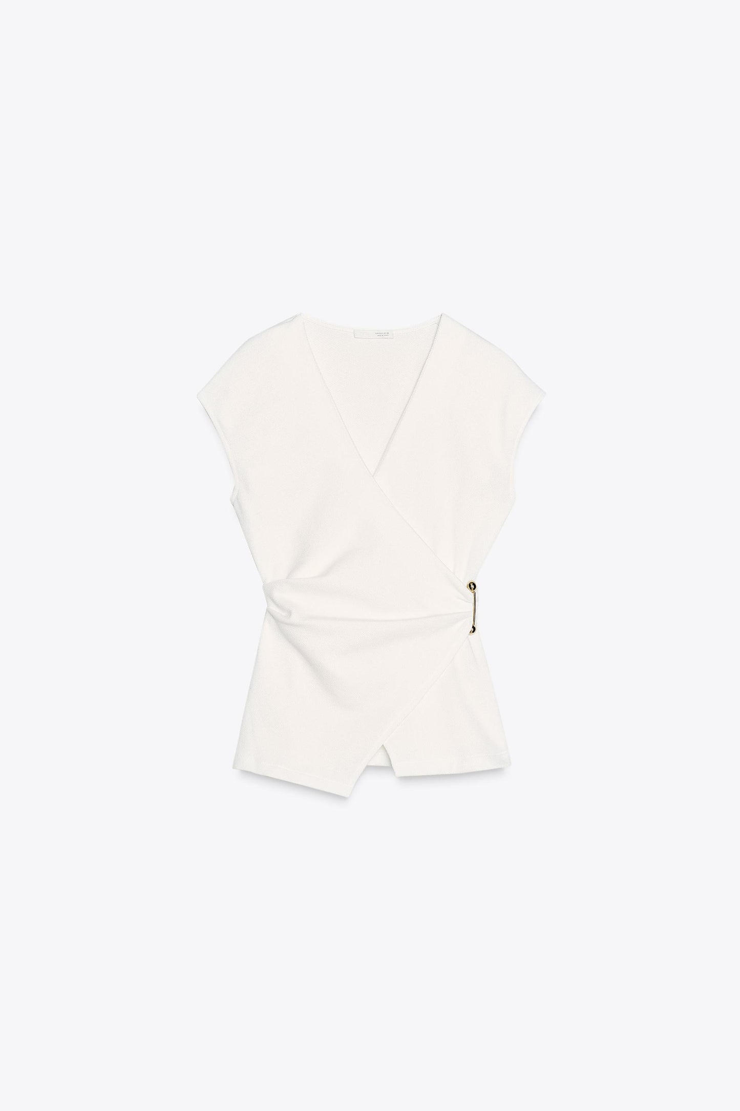 TEXTURED CLASP TOP