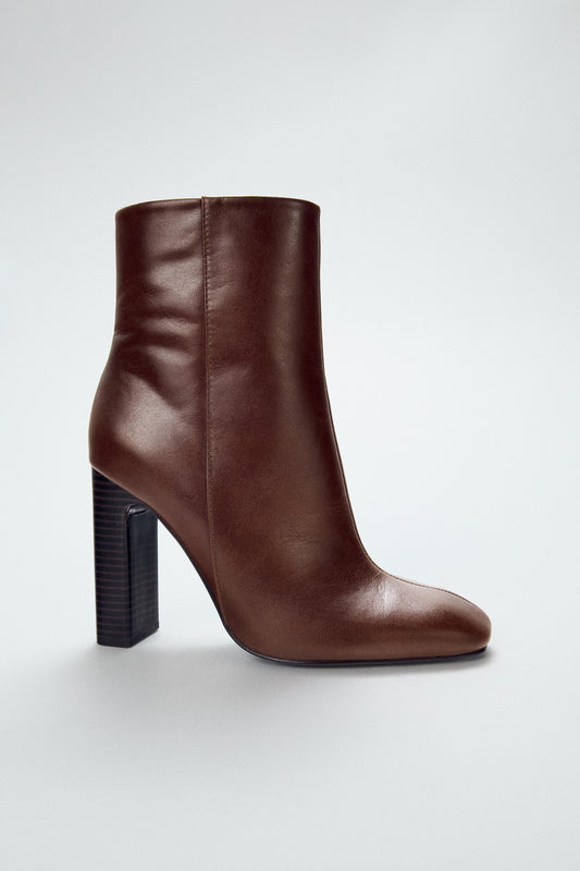 LEATHER WIDE HEEL ANKLE BOOTS