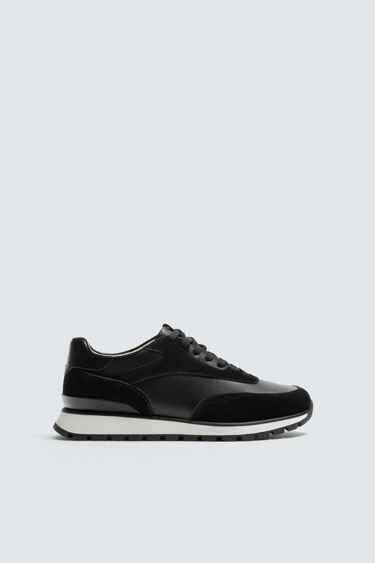 CASUAL SNEAKERS