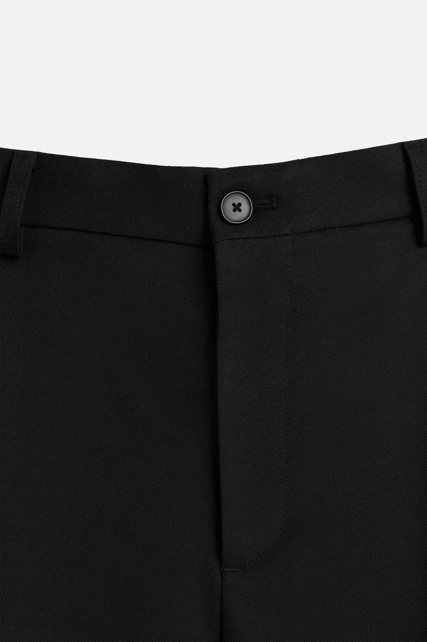 PLEATED RELAXED FIT SHORTS