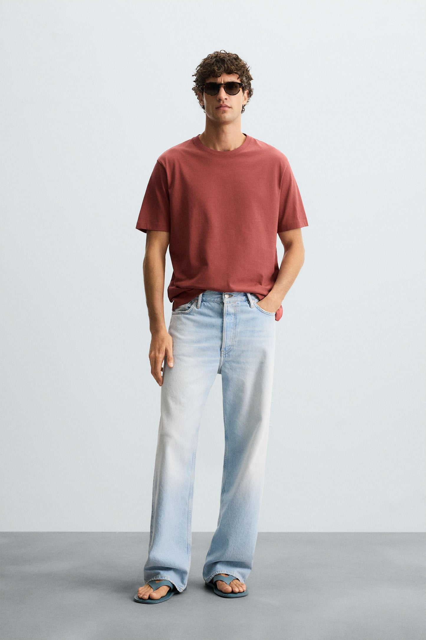 BASIC MEDIUM WEIGHT T-SHIRT