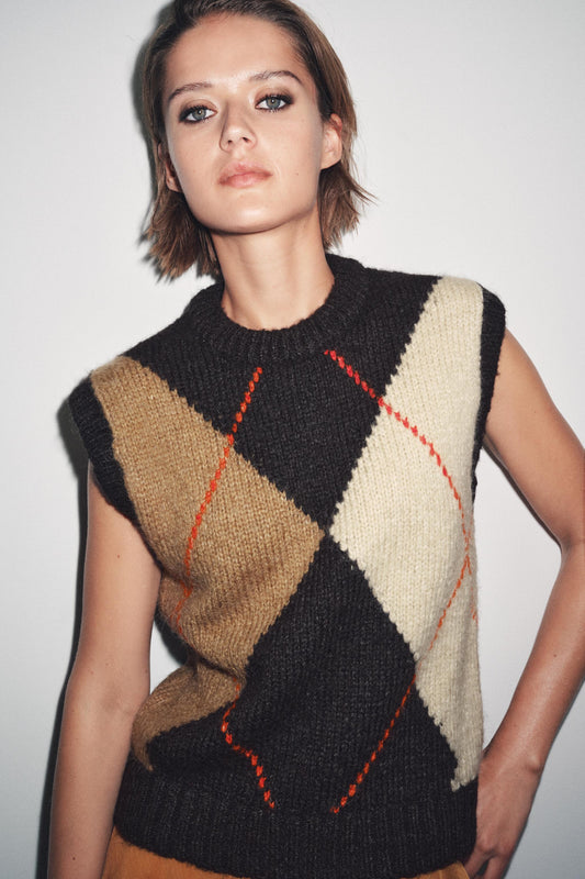 ARGYLE KNIT VEST TOP