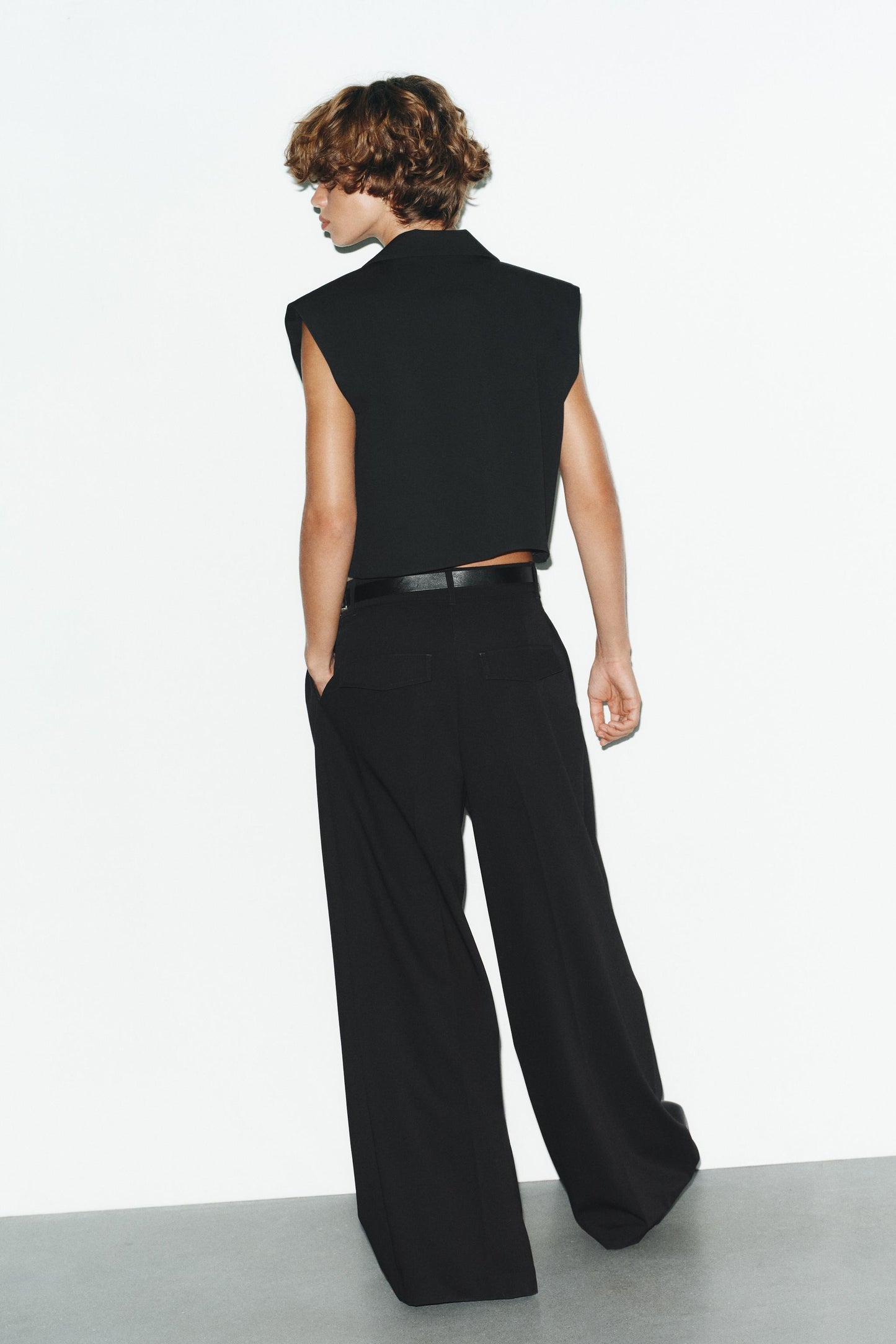 SHORT LAPEL VEST
