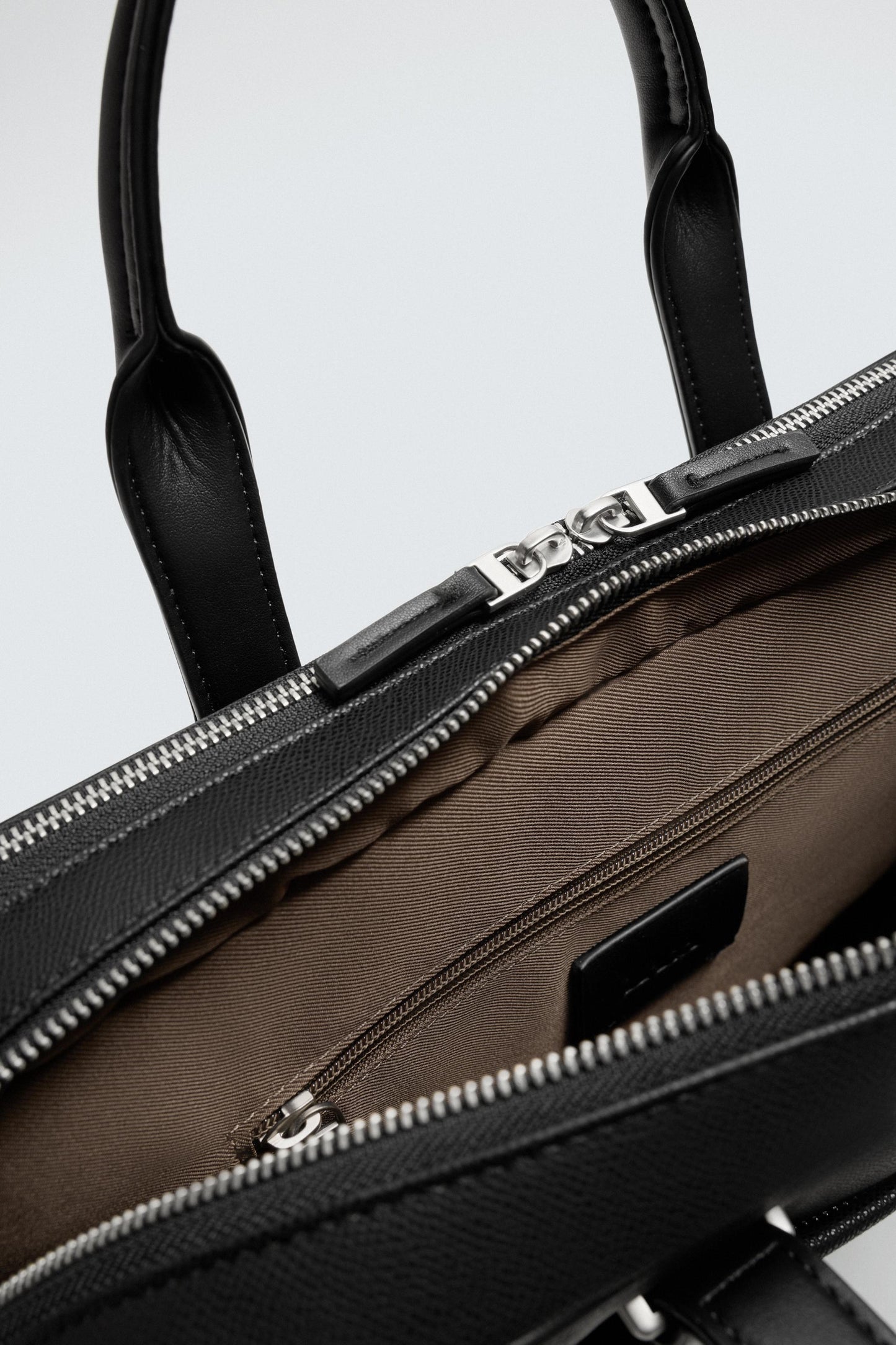 TEXTURE BRIEFCASE