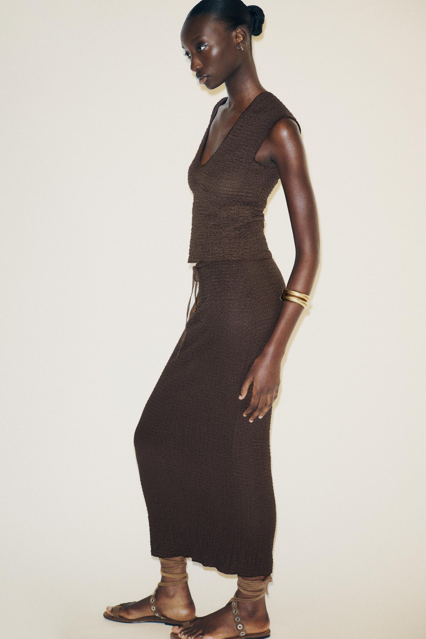 TEXTURED MIDI SKIRT
