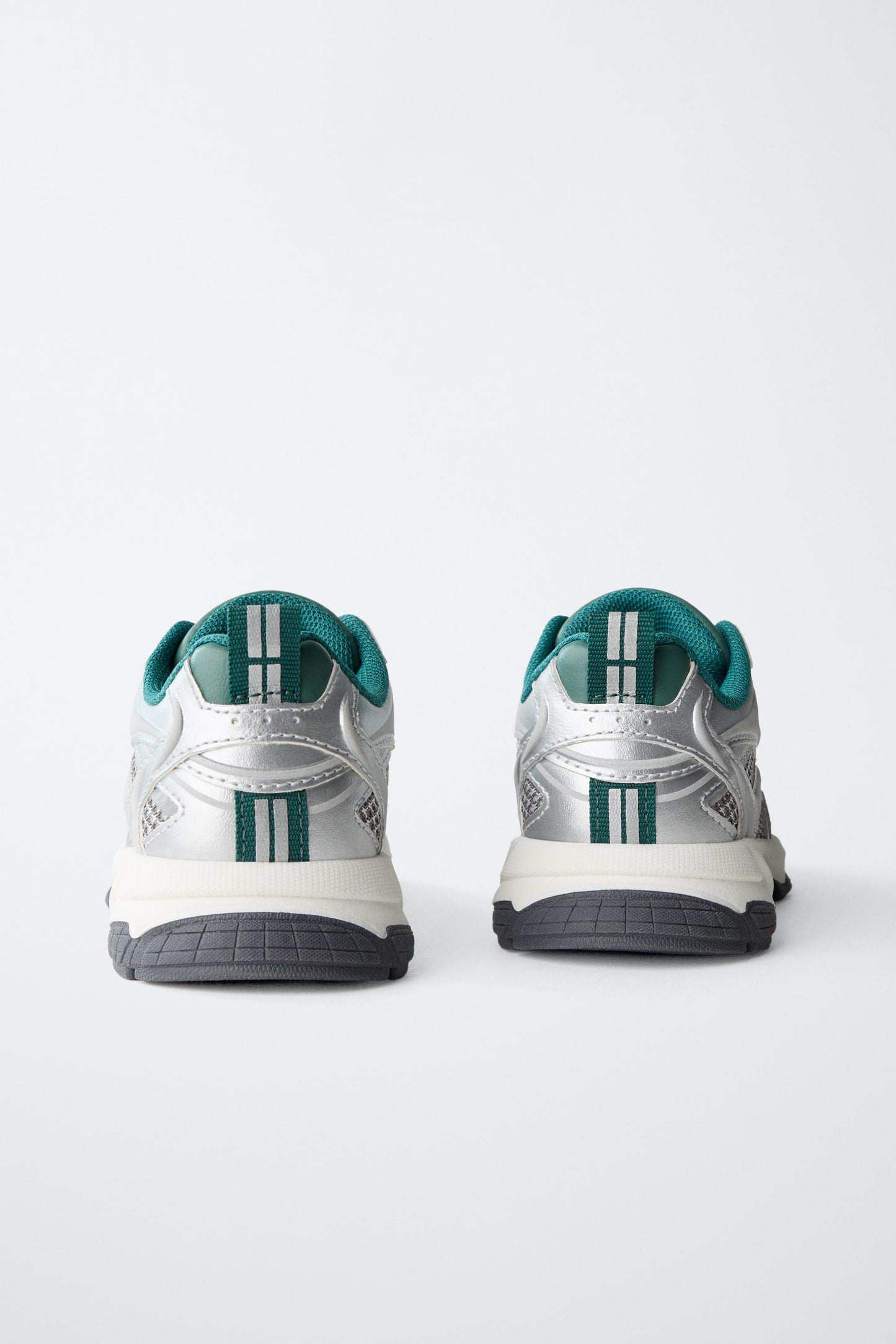 MESH SNEAKERS