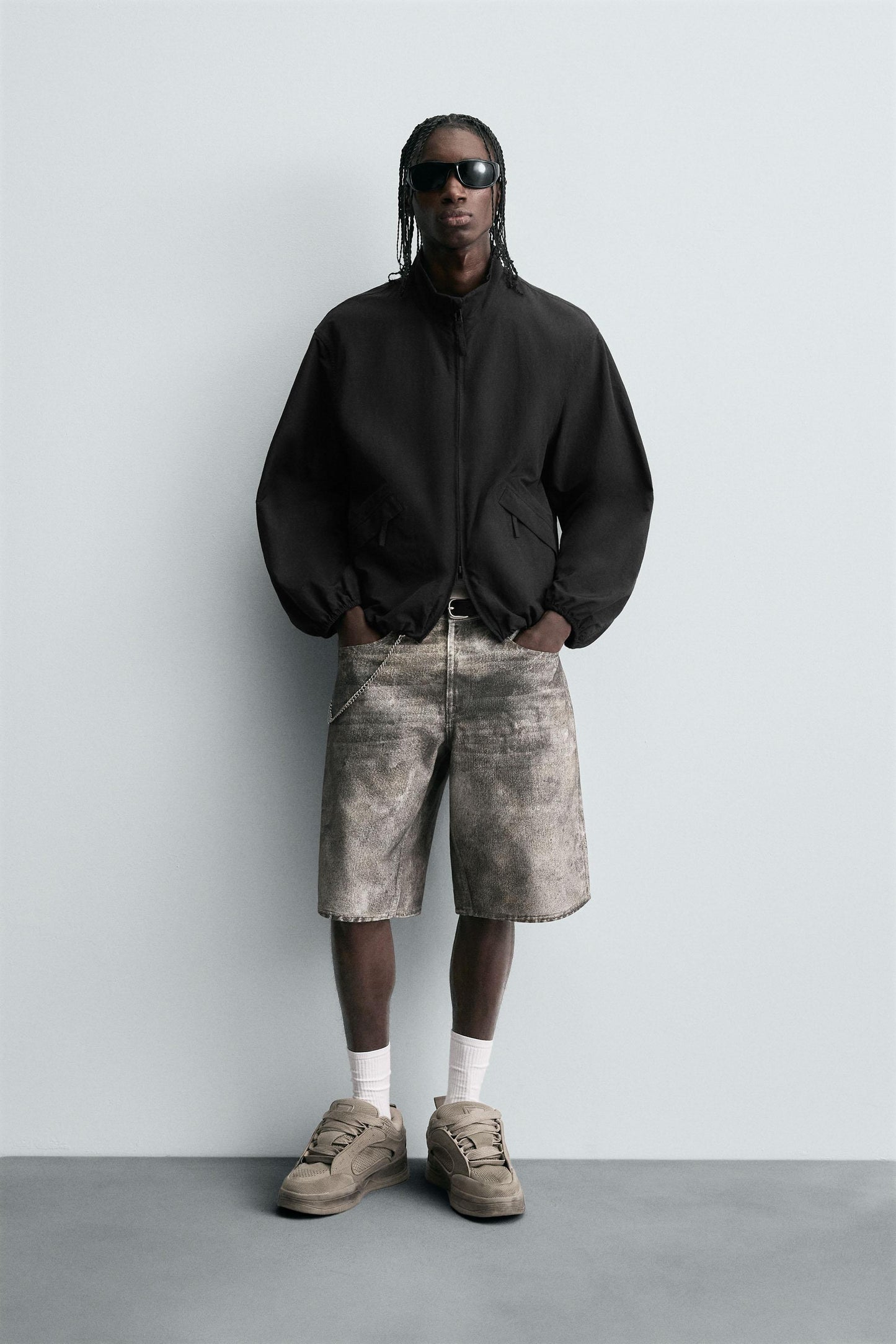 ABSTRACT PRINT BAGGY FIT DENIM SHORTS